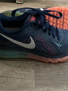Nike Women’s Running Shoe - Navy with Pink and White